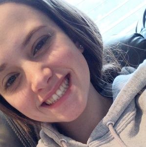 Meet your Posher, Caity